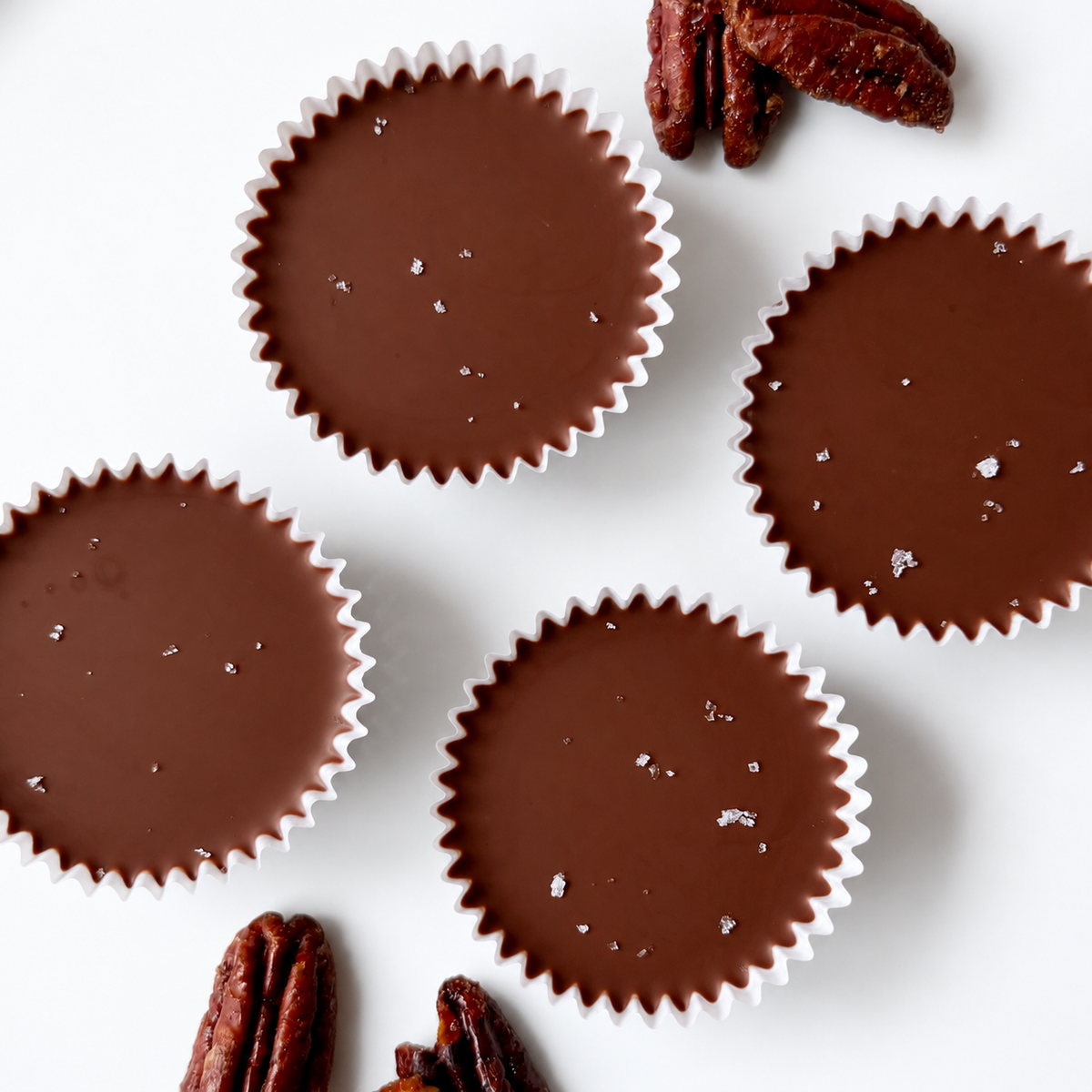 Maple pecan crisp cup with milk chocolate, crunchy pecan praliné, feuilletine and fleur de se